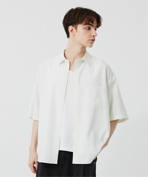 PUBLIC TOKYO（パブリックトウキョウ）の「【半袖シャツ売上NO.1】コンフォートリラックスハーフスリーブシャツ /半袖 /ウォッシャブル/オフィスカジュアル/防シワ/吸水速乾/通勤（シャツ/ブラウス・メンズ・ブルー/ブラック/ホワイト×ブルー/ダークブラウン/ホワイト/ストライプ/ダークブルー/ホワイト×グレー/チャコールグレー/ライトブルー/ミント/ブルー系その他/ホワイト×ブラウン/ベージュ×ブラック・3/2/1/0）」の10枚目の写真