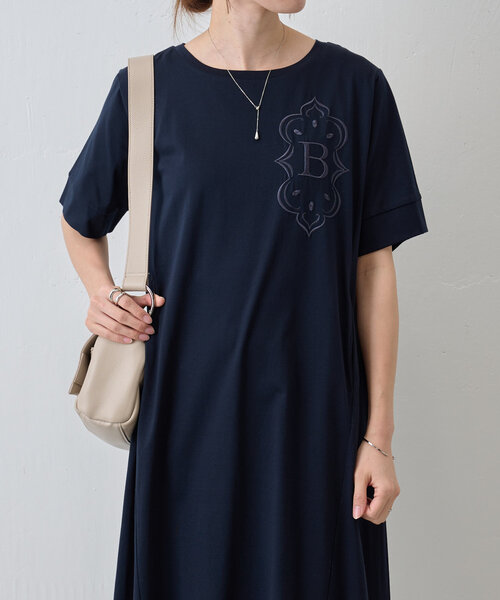 美品！BEARDSLEY 24200円→7190円 イニシャル 刺繍 ワンピース BEARDSLEY（ビアズリー）の「イニシャル刺繍ワンピース（ワンピース
