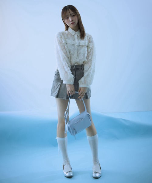 Auntie Rosa(アンティローザ)の「【_chunpi】フロントベルト付き お花のフリンジシアーシャツ(シャツ/ブラウス・レディース・オフホワイト/ブラック・FREE)」の17枚目の写真