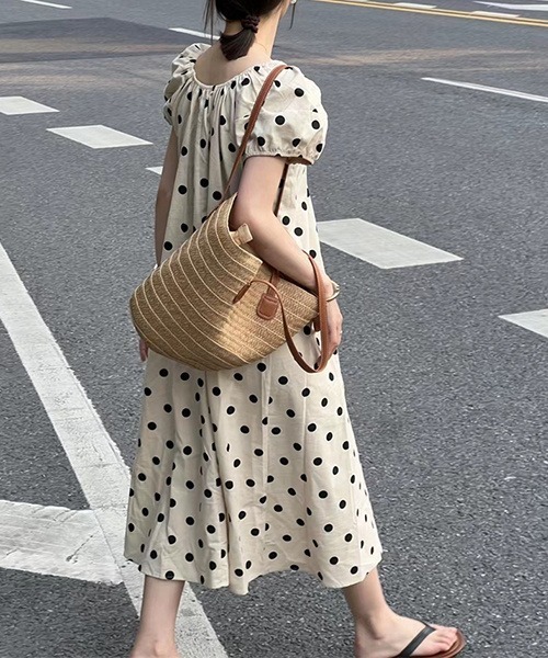 gossip！ロサンゼルス（ゴシップロサンゼルス）の「パフスリーブ ラウンドネックゆったりドット柄ロングワンピース（ワンピース・レディース・オフホワイト・FREE）」の3枚目の写真