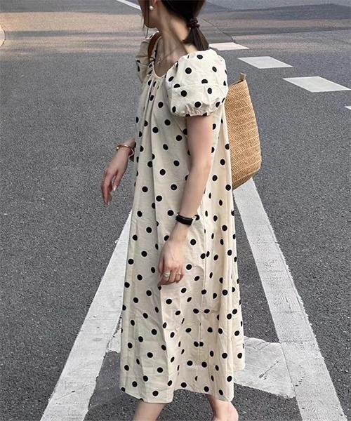 gossip！ロサンゼルス（ゴシップロサンゼルス）の「パフスリーブ ラウンドネックゆったりドット柄ロングワンピース（ワンピース・レディース・オフホワイト・FREE）」の5枚目の写真