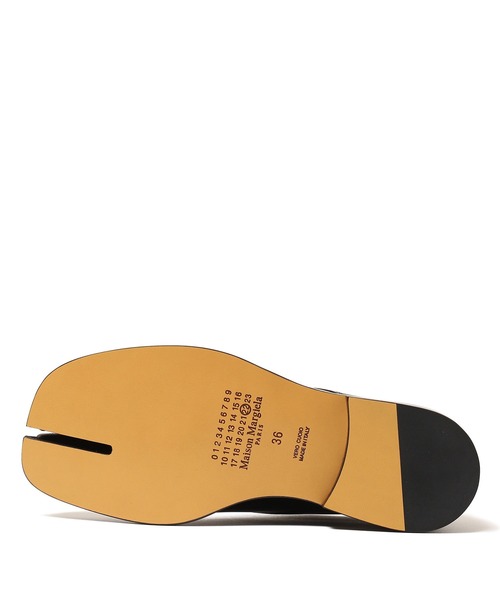 Maison Margiela（メゾンマルジェラ）の「Maison Margiela(メゾンマルジェラ) Tabi LACE-UPS（ローファー・レディース・ブラック・38）」の5枚目の写真