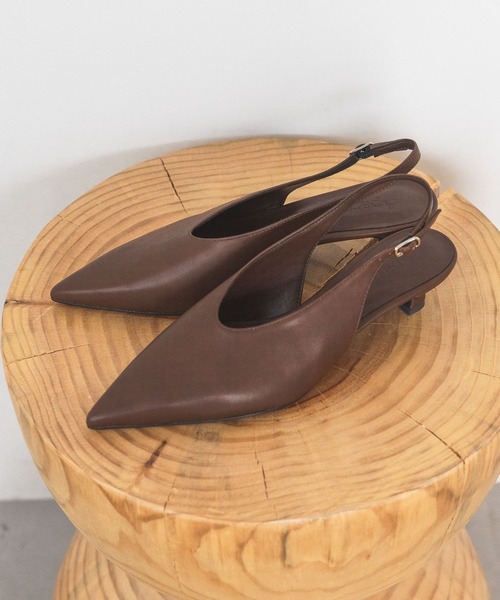 A part by（アパートバイ）の「バックスリングシューズ（パンプス・レディース・ダークブラウン/ブラック・LARGE/MEDIUM）」の2枚目の写真