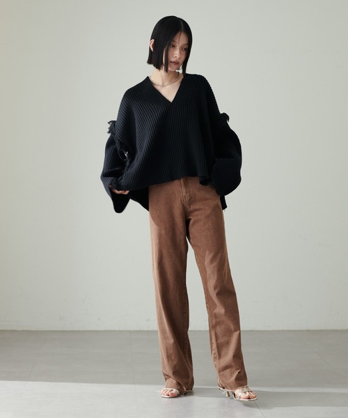 LARUTA(ラルータ)の「【LARUTA】バルキーVネックニットプルオーバー(ニット/セーター・レディース・ベージュ/レッド系その他/チャコールグレー/グレイッシュベージュ/ブラック・FREE)」の15枚目の写真
