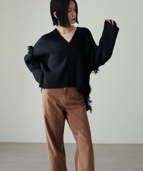 LARUTA(ラルータ)の「【LARUTA】バルキーVネックニットプルオーバー(ニット/セーター・レディース・ベージュ/レッド系その他/チャコールグレー/グレイッシュベージュ/ブラック・FREE)」の12枚目の写真