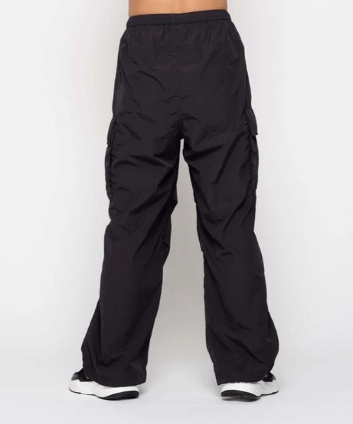 ROXY(ロキシー)の「BIG DEAL CARGO PANTS/ロキシーウエストゴムナイロンカーゴパンツ(カーゴパンツ・レディース・ブルー/ブラック/カーキ・LARGE/MEDIUM/SMALL)」の15枚目の写真