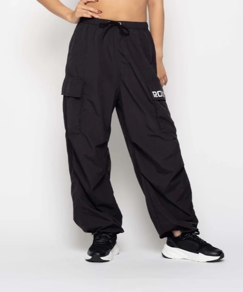 ROXY(ロキシー)の「BIG DEAL CARGO PANTS/ロキシーウエストゴムナイロンカーゴパンツ(カーゴパンツ・レディース・ブルー/ブラック/カーキ・LARGE/MEDIUM/SMALL)」の16枚目の写真
