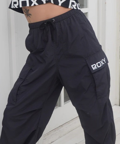 ROXY(ロキシー)の「BIG DEAL CARGO PANTS/ロキシーウエストゴムナイロンカーゴパンツ(カーゴパンツ・レディース・ブルー/ブラック/カーキ・LARGE/MEDIUM/SMALL)」の7枚目の写真