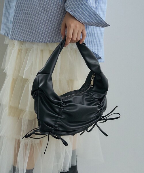 PUBLUX（パブリュクス）の「PUBLUX/パブリュクス ドロスト ギャザー リボン ハンドルバッグ　限定展開（ショルダーバッグ・レディース・ブラック・ONE SIZE）」の17枚目の写真