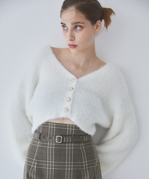 REDYAZEL(レディアゼル)の「フェザーニットカーディガン(カーディガン/ボレロ・レディース・ベージュ/ブルー/オフホワイト/レッド・FREE)」の2枚目の写真