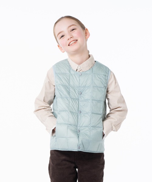 TAION（タイオン）の「【TAION(タイオン)】〈キッズ〉ベーシック クルーネック インナーダウンベスト（ダウンベスト・キッズ・カーキ/オリーブ/オレンジ/ベージュ/ライトグレー/ミント/レオパード/オフホワイト/サンドベージュ/ネイビー/ダークグリーン系/ダークオリーブ/グリーン系その他2/ブラウン系1/キャメル/バーガンディー/パープル/レモンイエロー/ラベンダー/ダークネイビー/ライム/チャコールグレー/チャコール/グレー/ブラック/その他8/タイガーカモ/ベージュ系5・120/150/140/130/100/110）」の15枚目の写真