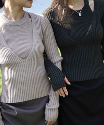 Reurie'(レウリィ)の【2点セット】オリジナルレイヤードニットトップス/original layered knit top 長袖 アメスリ ノースリーブ Vネック リブニット プルオーバー  ボレロ 重ね着 シンプル 大人カジュアル きれいめ レディライク ベージュ ブラウン モカ グレー チャコール ブラック モノトーン(アンサンブル)