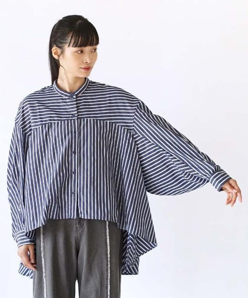 e-zakkamania stores(イーザッカマニアストアーズ)の「ドレープフレア シャツブラウス(シャツ/ブラウス・レディース・オフホワイト/ブラック/ネイビー・M)」の11枚目の写真