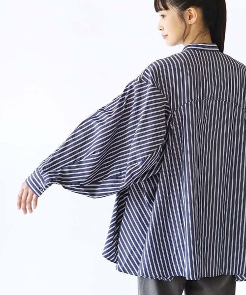 e-zakkamania stores(イーザッカマニアストアーズ)の「ドレープフレア シャツブラウス(シャツ/ブラウス・レディース・オフホワイト/ブラック/ネイビー・M)」の12枚目の写真