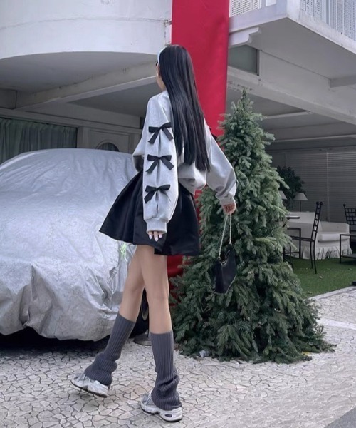 .KOM(ドットコム)の「『.KOM/ドットケーオーエム』ビッグリボントレーナー【Y】【CN】(スウェット・レディース・グレー/ネイビー・FREE)」の7枚目の写真