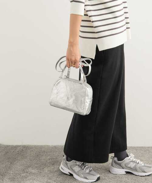 URBAN RESEARCH DOORS(アーバンリサーチドアーズ)の「箔プリントキャンバスバッグ(ショルダーバッグ・レディース・シルバー/ブラック・ONE)」の3枚目の写真