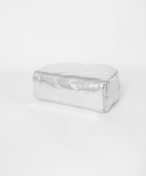 URBAN RESEARCH DOORS(アーバンリサーチドアーズ)の「箔プリントキャンバスバッグ(ショルダーバッグ・レディース・シルバー/ブラック・ONE)」の7枚目の写真