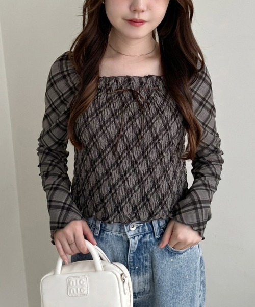 one after another NICE CLAUP(ワンアフターアナザーナイスクラップ)の「シャーリングトップス(Tシャツ/カットソー・レディース・ブラウン/オフホワイト/ブラウン系その他・FREE)」の3枚目の写真