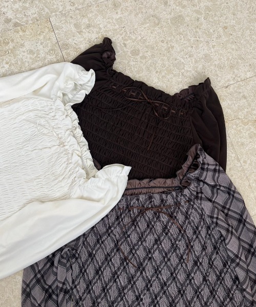 one after another NICE CLAUP(ワンアフターアナザーナイスクラップ)の「シャーリングトップス(Tシャツ/カットソー・レディース・ブラウン/オフホワイト/ブラウン系その他・FREE)」の21枚目の写真