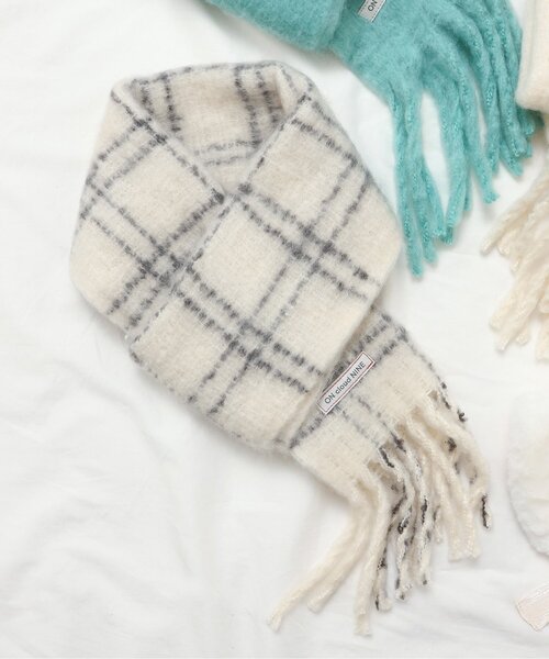 apres les cours（アプレレクール）の「ふわふわシャギーマフラー（マフラー・キッズ・チェック/エメラルド/アイボリー・120/140）」の3枚目の写真