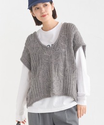 アクリルウールVネックケーブル編みニットベスト