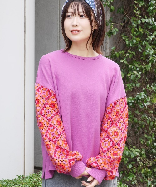 チチカカ（チチカカ）の「クロシェロングスリーブプルオーバー（スウェット・レディース・ピンク/アイボリー/チャコールグレー・FREE）」の2枚目の写真