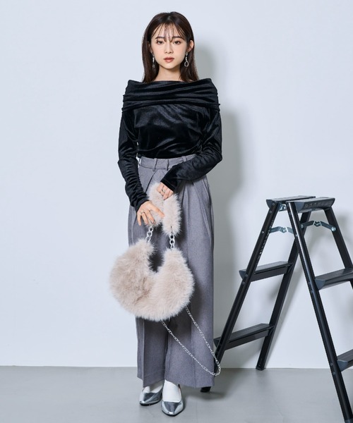 tarin arin(タリンアリン)の「【150㎝前後の小柄さんサイズ】オフショル ベロアトップス(Tシャツ/カットソー・レディース・ブラック/カーキ/ベージュ・S/M)」の17枚目の写真