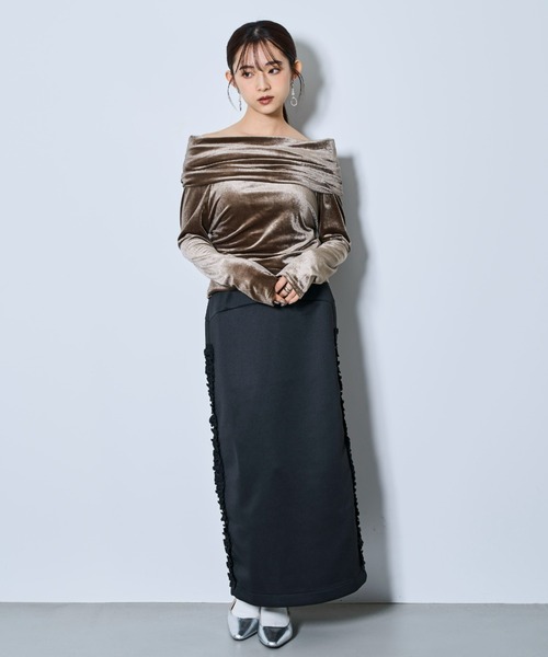 tarin arin(タリンアリン)の「【150㎝前後の小柄さんサイズ】オフショル ベロアトップス(Tシャツ/カットソー・レディース・ブラック/カーキ/ベージュ・S/M)」の5枚目の写真