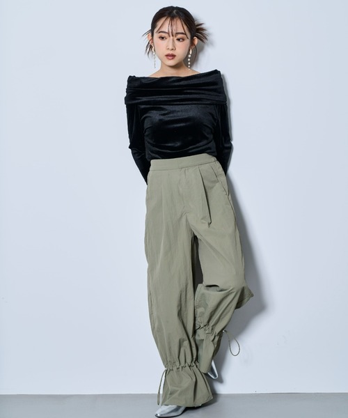 tarin arin(タリンアリン)の「【150㎝前後の小柄さんサイズ】オフショル ベロアトップス(Tシャツ/カットソー・レディース・ブラック/カーキ/ベージュ・S/M)」の11枚目の写真