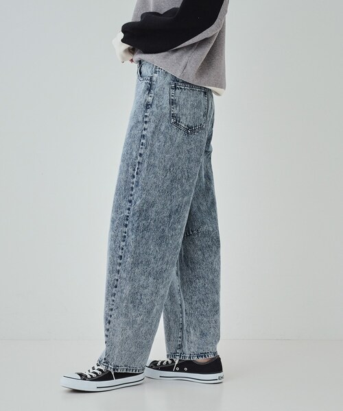 Cutie Blonde(キューティーブロンド)の「【S-LL】ケミカルウォッシュ カーブデニムパンツ(その他パンツ・レディース・ブルー系その他/ブラック・01/02/03/04)」の6枚目の写真