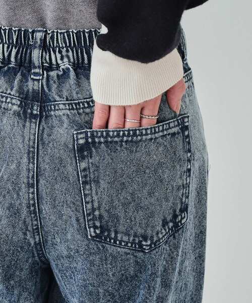 Cutie Blonde(キューティーブロンド)の「【S-LL】ケミカルウォッシュ カーブデニムパンツ(その他パンツ・レディース・ブルー系その他/ブラック・01/02/03/04)」の5枚目の写真