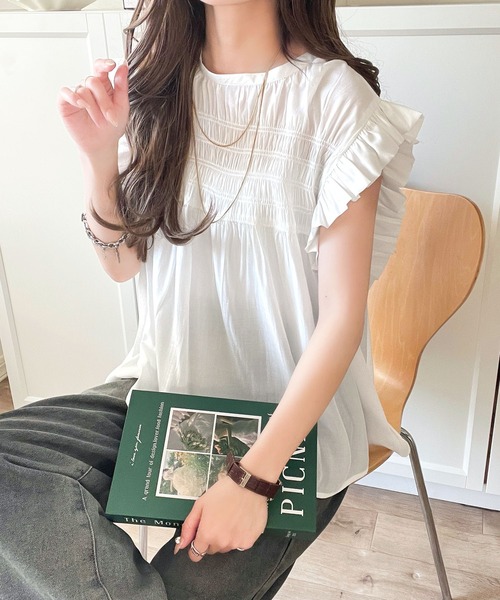 classicalelf(クラシカルエルフ)の「全方向、大人フェミニン!胸元ギャザーフリルスリーブAラインブラウス(シャツ/ブラウス・レディース・チャコール/ブルー/アイボリー/ブラック・X-LARGE/SMALL/MEDIUM/LARGE)」の16枚目の写真