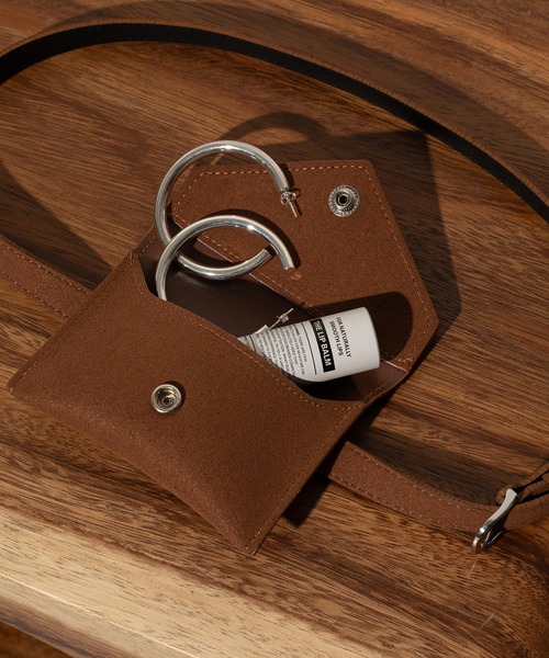 en CAnAF(エンカナフ)の「スウェードライク ウエストポーチベルト バック(ボディバッグ/ウエストポーチ・レディース・ブラック/ブラウン/ベージュ/キャメル・フリー)」の10枚目の写真