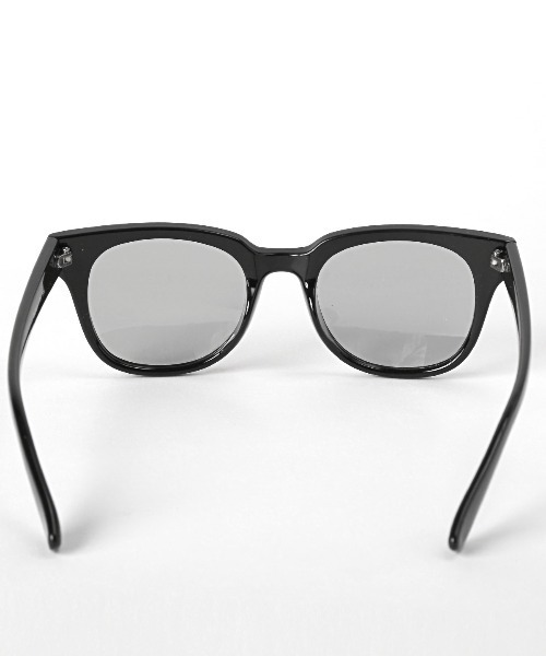 LUXSTYLE（ラグスタイル）の「偏光調光機能付きUVカットウェリントンサングラス（サングラス・メンズ・パープル/ブラウン/グリーン/ブルー/グレー・FREE）」の16枚目の写真