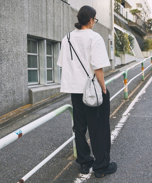 Unblend（アンブレンド）の「【Unblend】アコーディオン ナイロン ショルダーバッグ（ショルダーバッグ・レディース・ブラック/ホワイト・FREE）」の22枚目の写真