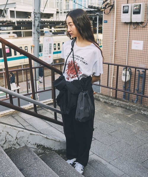 Unblend（アンブレンド）の「【Unblend】アコーディオン ナイロン ショルダーバッグ（ショルダーバッグ・レディース・ブラック/ホワイト・FREE）」の19枚目の写真