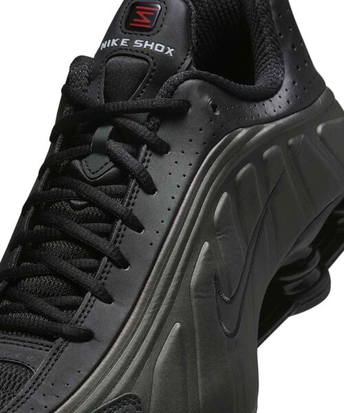 NIKE SHOX R4 BLACK/BLACK-BLACK-BRIGHT CRIMSON（ナイキ