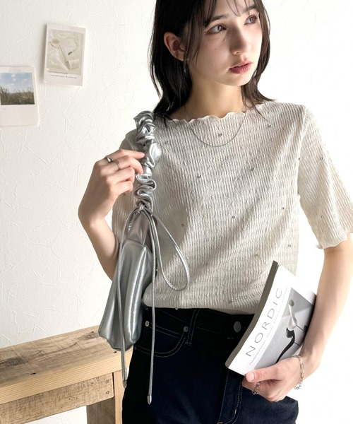 classicalelf（クラシカルエルフ）の「心ときめく夏のスタイルを叶える。メロウビジュ―ジャガードトップス（半袖）（Tシャツ/カットソー・レディース・アイボリー/ブラック/グレイッシュベージュ/ダークグレー・LARGE/X-LARGE/MEDIUM/SMALL）」の8枚目の写真