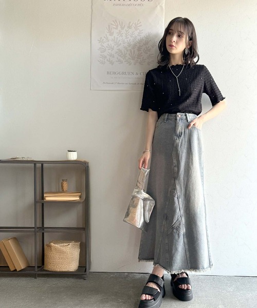 classicalelf（クラシカルエルフ）の「心ときめく夏のスタイルを叶える。メロウビジュ―ジャガードトップス（半袖）（Tシャツ/カットソー・レディース・アイボリー/ブラック/グレイッシュベージュ/ダークグレー・LARGE/X-LARGE/MEDIUM/SMALL）」の13枚目の写真