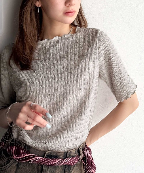 classicalelf（クラシカルエルフ）の「心ときめく夏のスタイルを叶える。メロウビジュ―ジャガードトップス（半袖）（Tシャツ/カットソー・レディース・アイボリー/ブラック/グレイッシュベージュ/ダークグレー・LARGE/X-LARGE/MEDIUM/SMALL）」の21枚目の写真