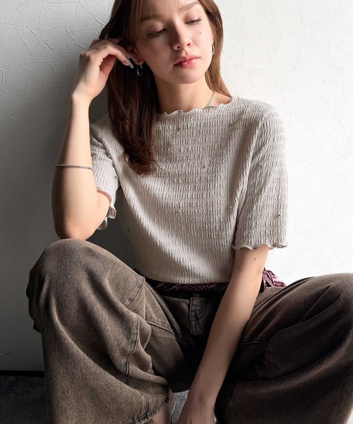 classicalelf（クラシカルエルフ）の「心ときめく夏のスタイルを叶える。メロウビジュ―ジャガードトップス（半袖）（Tシャツ/カットソー・レディース・アイボリー/ブラック/グレイッシュベージュ/ダークグレー・LARGE/X-LARGE/MEDIUM/SMALL）」の22枚目の写真