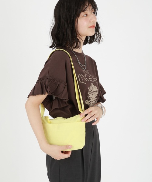 GLOBAL WORK(グローバルワーク)の「撥水ライトショルダーXS/306750(ショルダーバッグ・メンズ・アイボリー/ブラック/グレー/ブルー/ピンク/ベージュ/イエロー/オレンジ/ネイビー/ダークブラウン/オレンジ系その他・FREE)」の8枚目の写真