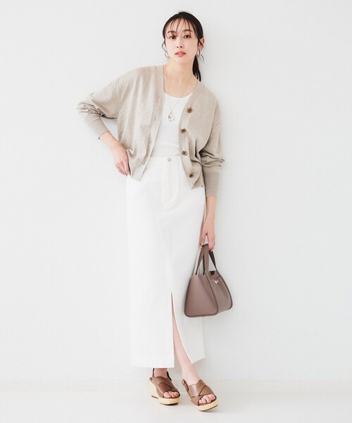 UNTITLED（アンタイトル）の「【アンサンブル可能/手洗い可】リネン混ベーシックカーディガン（カーディガン/ボレロ・レディース・グリーン系/イエロー系その他/ベージュ/ネイビー・00/02/04/44/48）」の17枚目の写真