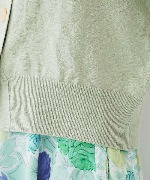 UNTITLED（アンタイトル）の「【アンサンブル可能/手洗い可】リネン混ベーシックカーディガン（カーディガン/ボレロ・レディース・グリーン系/イエロー系その他/ベージュ/ネイビー・00/02/04/44/48）」の5枚目の写真