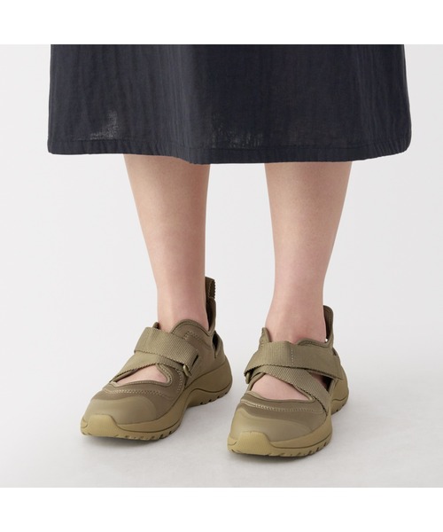 無印良品（ムジルシリョウヒン）の「スニーカーサンダル（サンダル・レディース・グレー系/キャメル/サンドベージュ/ホワイト/ブラック・S/M/L/XL/XXL）」の14枚目の写真