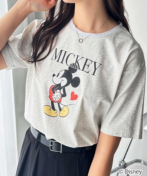 Disney(ディズニー)の「【Disney/ディズニー】別注/Mickey Mouse&Minnie Mouse/ヴィンテージプリントTシャツ(Tシャツ/カットソー・レディース・グレー系1/ホワイト系2/グレー系2/ホワイト系1・LARGE/MEDIUM)」の1枚目の写真