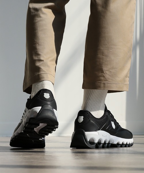 K-SWISS(ケースイス)の「【K-SWISS/ケースイス】TUBES SPORT チューブスポーツ スニーカー(スニーカー・メンズ・ブラック・27.5cm/28.0cm/27.0cm/26.5cm/26.0cm/25.5cm/25.0cm)」の21枚目の写真
