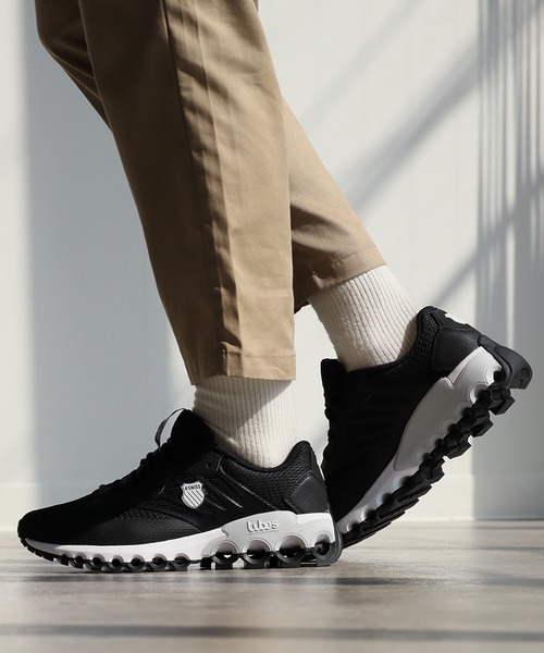 K-SWISS(ケースイス)の「【K-SWISS/ケースイス】TUBES SPORT チューブスポーツ スニーカー(スニーカー・メンズ・ブラック・27.5cm/28.0cm/27.0cm/26.5cm/26.0cm/25.5cm/25.0cm)」の19枚目の写真
