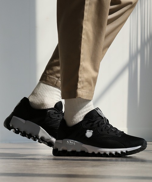 K-SWISS(ケースイス)の「【K-SWISS/ケースイス】TUBES SPORT チューブスポーツ スニーカー(スニーカー・メンズ・ブラック・27.5cm/28.0cm/27.0cm/26.5cm/26.0cm/25.5cm/25.0cm)」の20枚目の写真