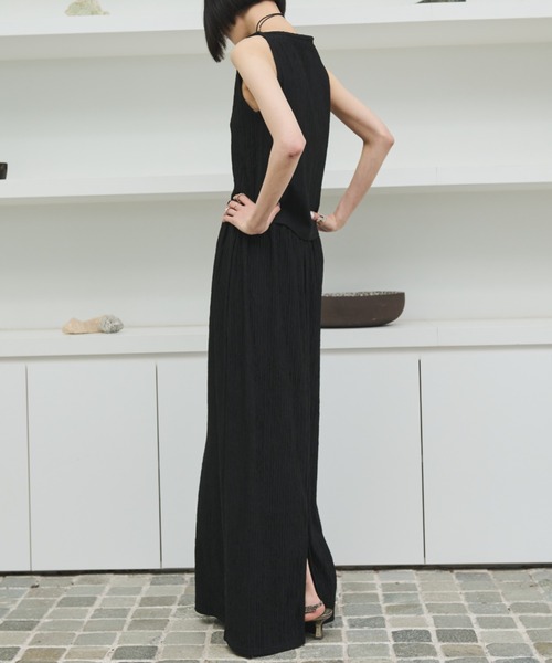 AIC.（エーアイシー）の「ワッシャー加工ボートネックノースリトップス/セットアップ可能（タンクトップ・レディース・ブラック/チャコールグレー/ブルー・FREE）」の20枚目の写真